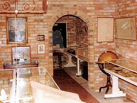 Bligh Museum Of Pacific Exploration - Darwin Holiday 0