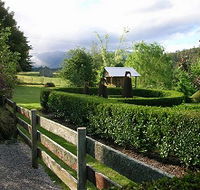 Wychwood Garden  Nursery - Darwin Holiday