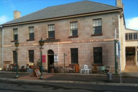 Wildes Antiques - Darwin Holiday 0