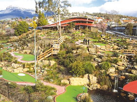 Putters Adventure Golf - Darwin Holiday 0