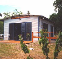 Rotherhythe Vineyard - Darwin Holiday