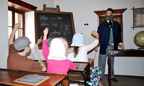 St John's Schoolhouse Museum - Darwin Holiday 4