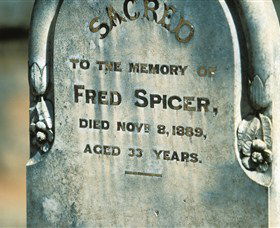 Stuart Town Cemetery - Darwin Holiday 0