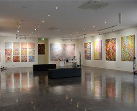 Muk Muk Fine Art - Darwin Holiday 0