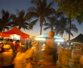 Mindil Beach Sunset Markets - Darwin Holiday 0