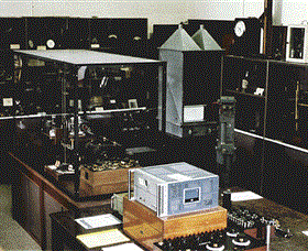 UQ Physics Museum - Darwin Holiday 0