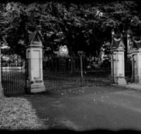 Toowong Cemetery - Darwin Holiday