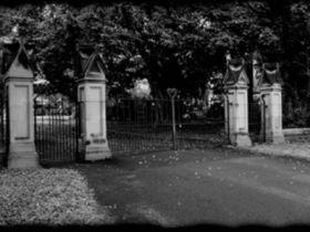 Toowong Cemetery - Darwin Holiday 0