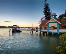Oxford Street Bulimba - Darwin Holiday 0