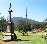 Maroon State School War Memorial - Darwin Holiday