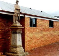 Westbrook War Memorial - Darwin Holiday