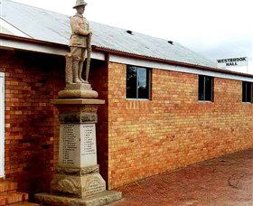Westbrook War Memorial - Darwin Holiday 0