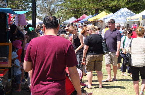 Coolangatta Beachfront Markets - Darwin Holiday 1