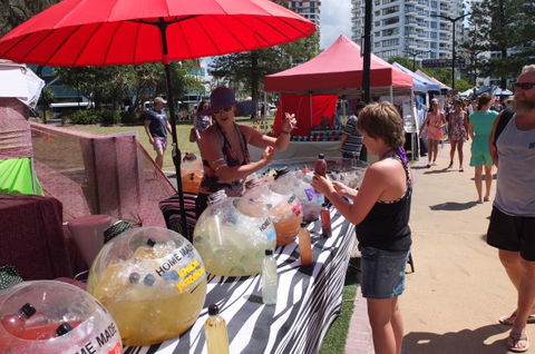 Coolangatta Beachfront Markets - Darwin Holiday 4