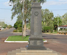 Winton War Memorial - Darwin Holiday 0