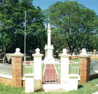 Boonah War Memorial and Memorial Park - Darwin Holiday