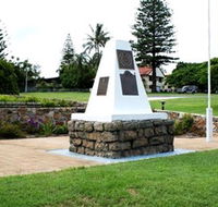 Dunwich War Memorial - Darwin Holiday