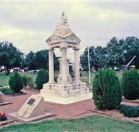Weeping Mother Memorial - Darwin Holiday