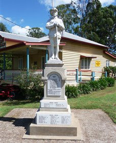 Brooweena War Memorial - Darwin Holiday 0