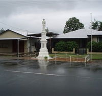 Finch Hatton War Memorial - Darwin Holiday
