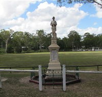 Apple Tree Creek War Memorial - Darwin Holiday