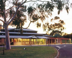 Swan Hill Regional Art Gallery - Darwin Holiday 0