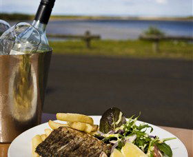 Hedys Restaurant At The Heads Hotel - Darwin Holiday 0