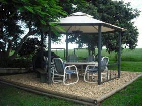 Vintners Secret Vineyard, Cellar Door And Cafe - Darwin Holiday 1