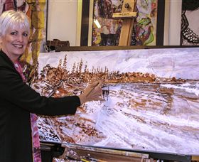 Salt And Pepper Gallery - Darwin Holiday 0