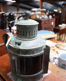 King's Antiques & Collectables - Darwin Holiday 0