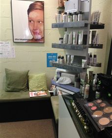 Bright Beauty Beautique - Darwin Holiday 0