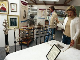 Sister Kenny Memorial - Darwin Holiday 1