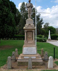 Boer War Memorial And Park, Allora - Darwin Holiday 1