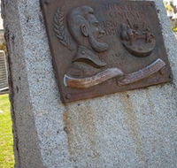 Thunderbolt's Statue and Constable Walker Memorial - Darwin Holiday