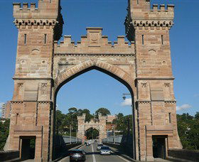 Bailey's Sydney - Tours For People Who Don't Like Tours - Darwin Holiday 6