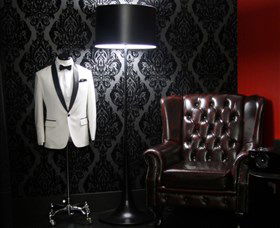 Montagio Custom Tailoring - Darwin Holiday 1