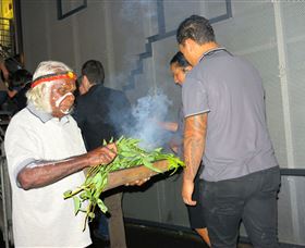 PoihÄkena Tours: Stories Of MÄori In Sydney - Darwin Holiday 2