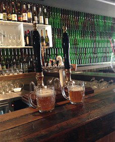 Flat Rock Brew Cafe And Nano Brewery - Darwin Holiday 4