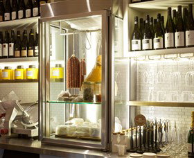 East Coast Lounge - Darwin Holiday 0