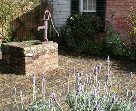 Experiment Farm Cottage - Darwin Holiday 3