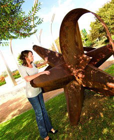 Sculpture Garden Campbelltown - Darwin Holiday 4