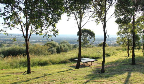 Turkeys Nest Picnic Area And Lookout - Darwin Holiday 0