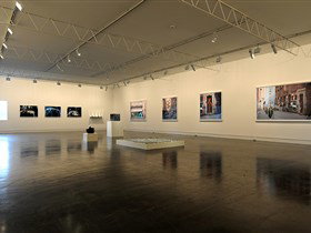 Hugo Michell Gallery - Darwin Holiday 1