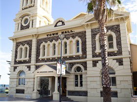 Bay Discovery Centre Museum - Darwin Holiday 0