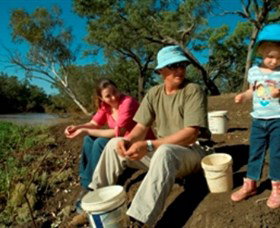 Charleville - Bakers Bend Warrego River Fishing Spot - Darwin Holiday 0