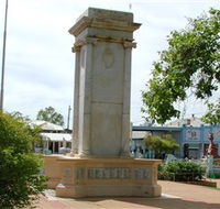 Charleville War Memorial - Darwin Holiday