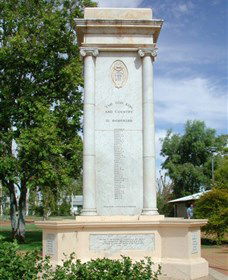 Charleville War Memorial - Darwin Holiday 1
