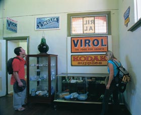 Boulder Pharmacy Museum - Darwin Holiday 3