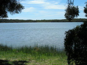 Lake Fellmongery Ski Lake - Darwin Holiday 0