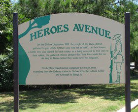 War Memorial And Heroes Avenue, Roma - Darwin Holiday 2